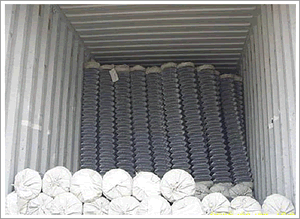 包裝好的鍍鋅勾花網(wǎng)卷