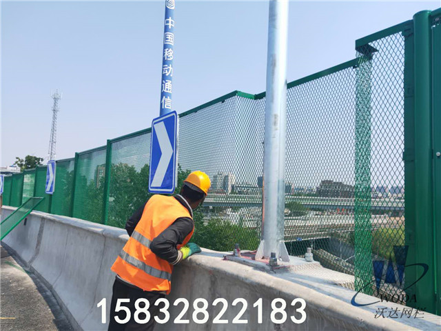 橋梁防拋網(wǎng)現(xiàn)場安裝