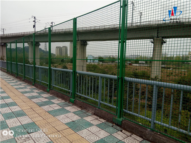 橋梁防護(hù)網(wǎng)工程案例